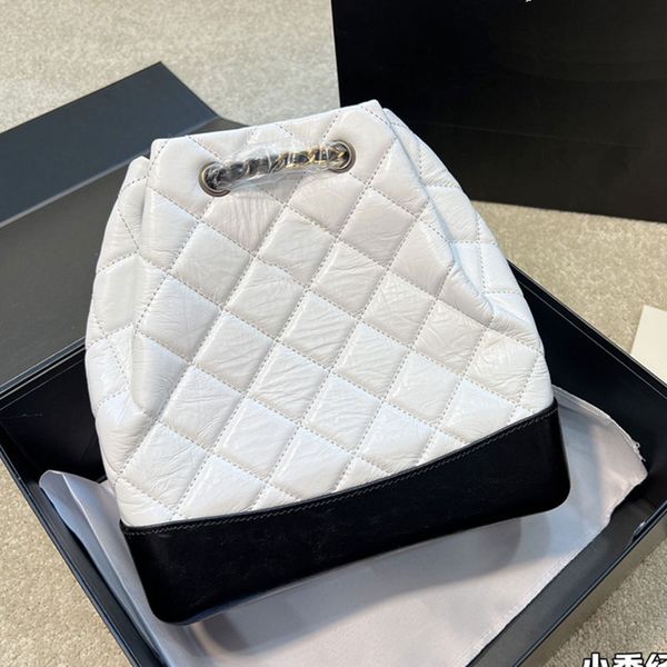 wanderer backpack women's cowhide chain backpack classic versatile diamond checker travel bag 2023 european and american designer bag
wanderer backpack women's cowhide chain backpack classic versatile diamond checker travel bag 2023 european and american designer bag