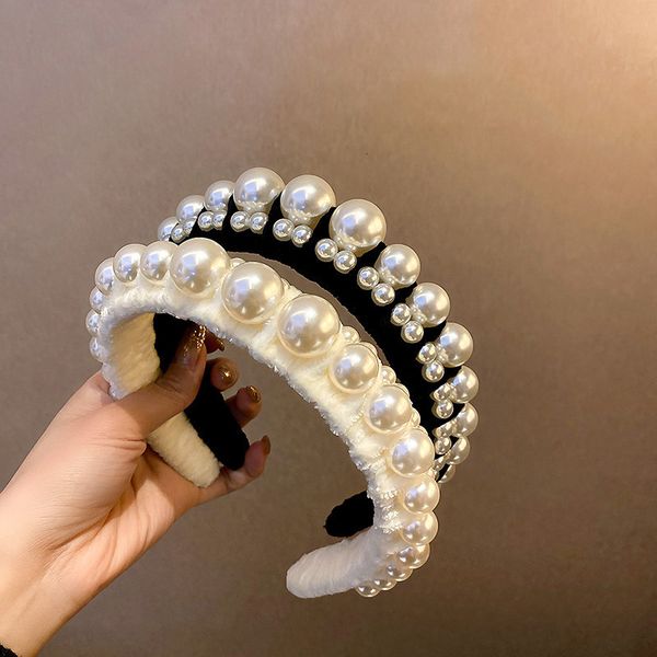 headbands fashion design pearl velvet headband trendy temperament hair accessories personality trendy pearl headwear for women 230325, Silver
headbands fashion design pearl velvet headband trendy temperament hair accessories personality trendy pearl headwear for women 230325, Silver