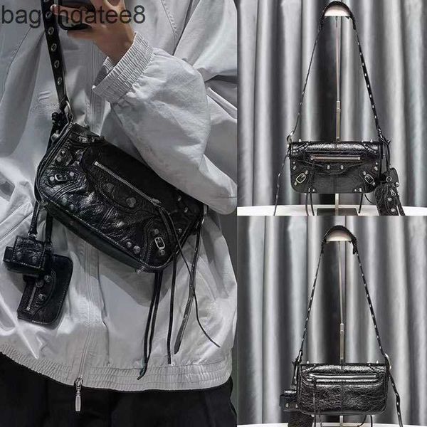 le cagole men bag 2023 designer bags lecagole brand star same paris locomotive rivet oil wax cowhide men's women's flip cros 2de7
le cagole men bag 2023 designer bags lecagole brand star same paris locomotive rivet oil wax cowhide men's women's flip cros 2de7