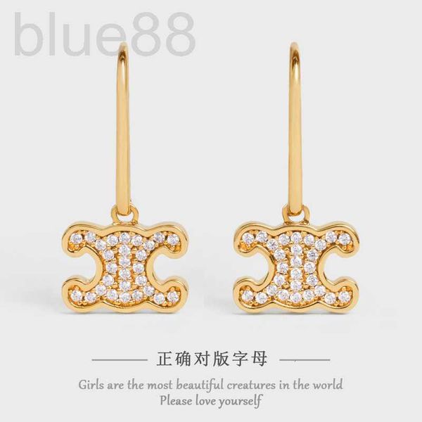 charm designer autumn and winter new simple hollow arc de triomphe earrings women's diamond embedding fashion pig nose 3140, Golden
charm designer autumn and winter new simple hollow arc de triomphe earrings women's diamond embedding fashion pig nose 3140, Golden