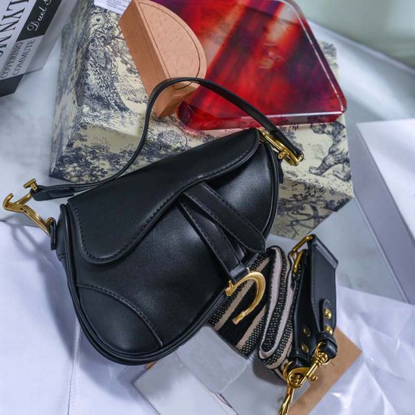 saddles bag handbags designer tote bag quality women handbag shoulder bags fashion cross body multifunctional summer shopping package
saddles bag handbags designer tote bag quality women handbag shoulder bags fashion cross body multifunctional summer shopping package