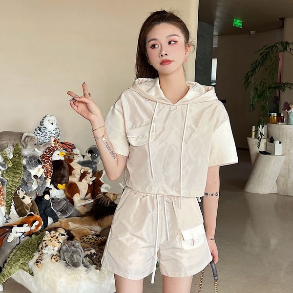 designer women two-piece pants szfp27129 summer luxury brand bag decoration hooded splicing short sleeve and shorts set casual fashion leis, White
designer women two-piece pants szfp27129 summer luxury brand bag decoration hooded splicing short sleeve and shorts set casual fashion leis, White