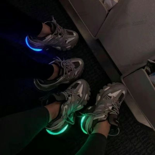balencigas balencaigaity track 3 3.0 led designer casual shoe luxury womens mens sneaker lighted gomma leather nylon printed pl vxz, Black
balencigas balencaigaity track 3 3.0 led designer casual shoe luxury womens mens sneaker lighted gomma leather nylon printed pl vxz, Black