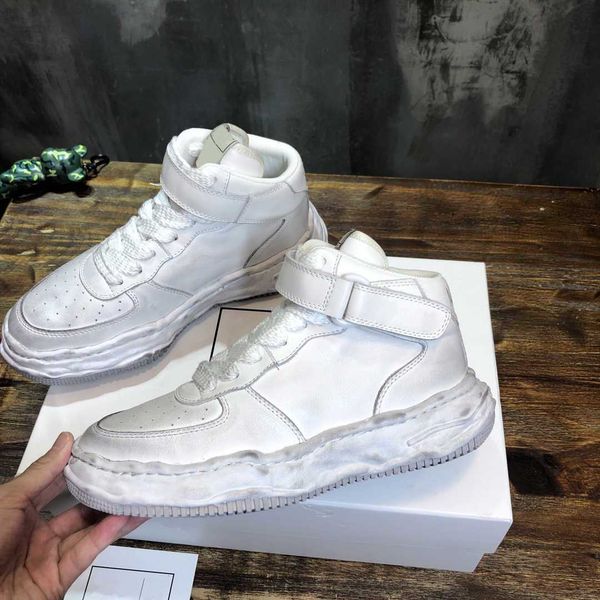 maison mihara blakey yasuhiro mmy dissolved shoes men 's women retro men's versatile elevated couple fashion shoes
maison mihara blakey yasuhiro mmy dissolved shoes men 's women retro men's versatile elevated couple fashion shoes