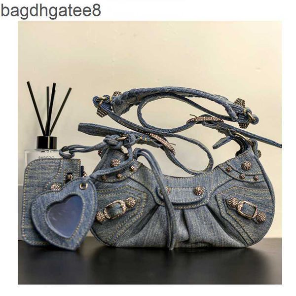 le cagole denim bag 2023 designer bags lecagole women one shoulder light luxury crescent french underarm wrap rivet tassel han sxei
le cagole denim bag 2023 designer bags lecagole women one shoulder light luxury crescent french underarm wrap rivet tassel han sxei