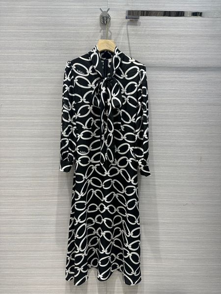casual dresses european luxury designer 2023 romantic holiday high tone silk dress, Black;gray
casual dresses european luxury designer 2023 romantic holiday high tone silk dress, Black;gray