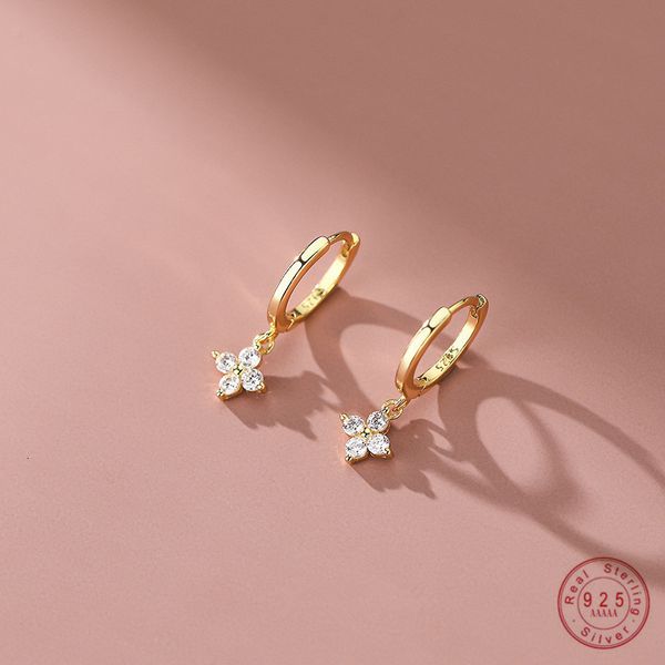 stud 925 sterling silver floral sweet earrings temperament simple inlaid zircon for women wedding jewelry accessories 230325, Golden;silver
stud 925 sterling silver floral sweet earrings temperament simple inlaid zircon for women wedding jewelry accessories 230325, Golden;silver