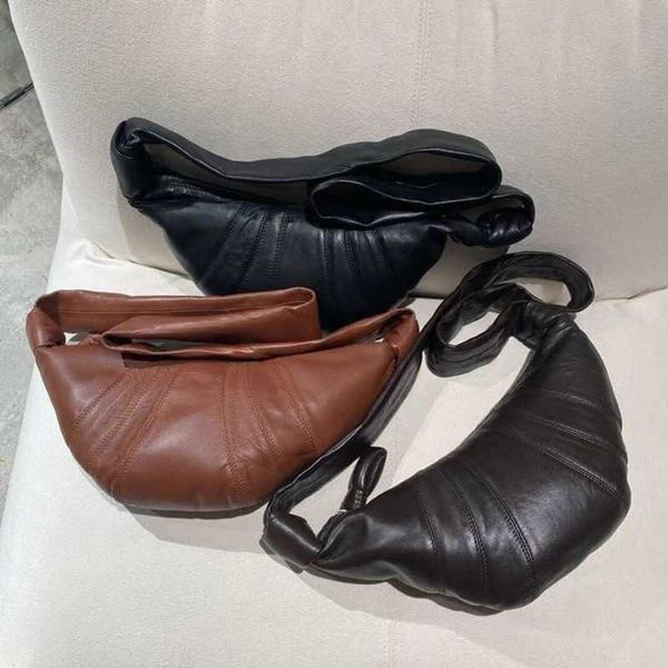 shoulder bags evening lemaire cow horn bun kesong sheepskin one oblique span dumpling small genuine leather underarm french stick 221011
shoulder bags evening lemaire cow horn bun kesong sheepskin one oblique span dumpling small genuine leather underarm french stick 221011