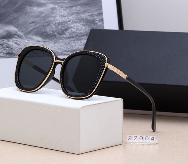 designer sunglass fashion sunglasses women men letter print goggle summer optional with box cl 22004, White;black
designer sunglass fashion sunglasses women men letter print goggle summer optional with box cl 22004, White;black