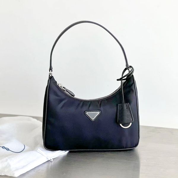 re-edition 2000 2005 nylon bag metal triangle handbag womens mens clutch shoulder bag luxury designers woman 3 piece fashion chain cleo enve
re-edition 2000 2005 nylon bag metal triangle handbag womens mens clutch shoulder bag luxury designers woman 3 piece fashion chain cleo enve