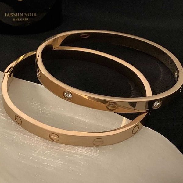 designer bracelet carti bangle quality without steel mesh red light luxury a zircon round diamond bracelet chain necklace gift 2023, Black
designer bracelet carti bangle quality without steel mesh red light luxury a zircon round diamond bracelet chain necklace gift 2023, Black