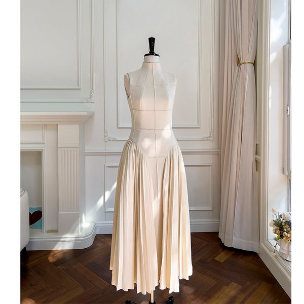 casual dresses superaen gaun panjang tanpa lengan kerah berdiri gaya fashion baru musim gugur 2023 pinggang tinggi ramping wanita 230328, Black;gray
casual dresses superaen gaun panjang tanpa lengan kerah berdiri gaya fashion baru musim gugur 2023 pinggang tinggi ramping wanita 230328, Black;gray