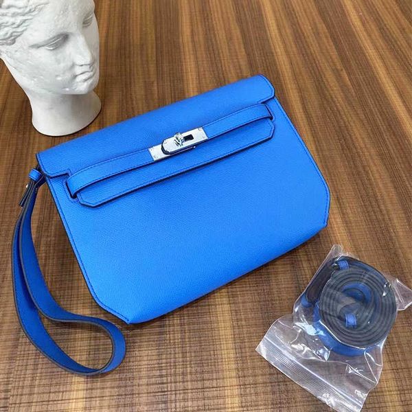 h bag spring and summer 2022 men and women's common wine red minority kel bag hand-held cross car advanced feeling candy color foreign
h bag spring and summer 2022 men and women's common wine red minority kel bag hand-held cross car advanced feeling candy color foreign