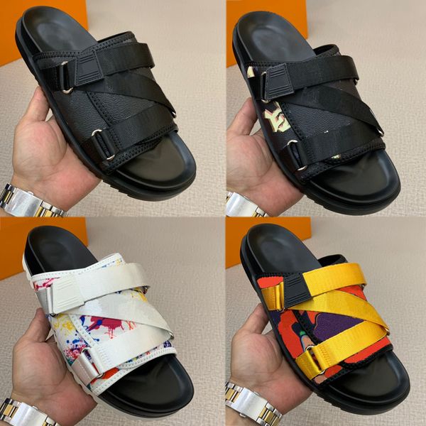 popular 2023s mens designer sandals slippers with signature logo on the upper highlight brand charm comfortable classic fashion holiday beac, Black
popular 2023s mens designer sandals slippers with signature logo on the upper highlight brand charm comfortable classic fashion holiday beac, Black