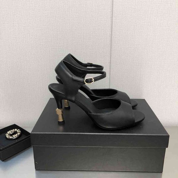 2023 women's sandals peep-toe chunky heel summer sandals leather designer large size fashion channel elegant temperament office shoes x, Black
2023 women's sandals peep-toe chunky heel summer sandals leather designer large size fashion channel elegant temperament office shoes x, Black
