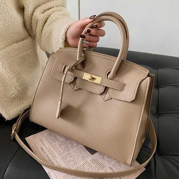 birkins pure leather bag 2022 new fashion one shoulder portable kel lychee pattern bag versatile tote bag female large capacity j804
birkins pure leather bag 2022 new fashion one shoulder portable kel lychee pattern bag versatile tote bag female large capacity j804