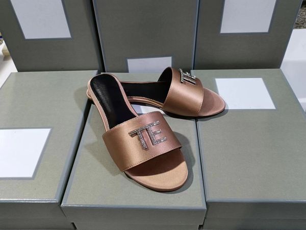 2023 fashion women platform summer sandals designer ladies red luxury rhinestones non slip letter ornaments herringbone slippers beach shoes, Black
2023 fashion women platform summer sandals designer ladies red luxury rhinestones non slip letter ornaments herringbone slippers beach shoes, Black