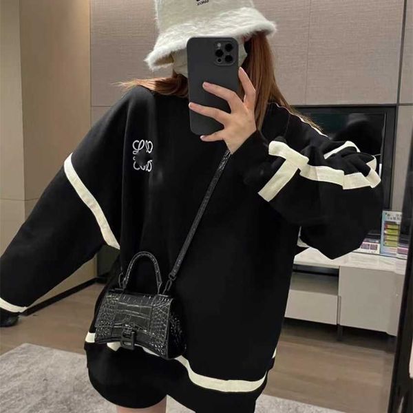 2022lo * luo family autumn and winter new style embroidery color contrast weaving stripe loose bodysuit design, Black
2022lo * luo family autumn and winter new style embroidery color contrast weaving stripe loose bodysuit design, Black