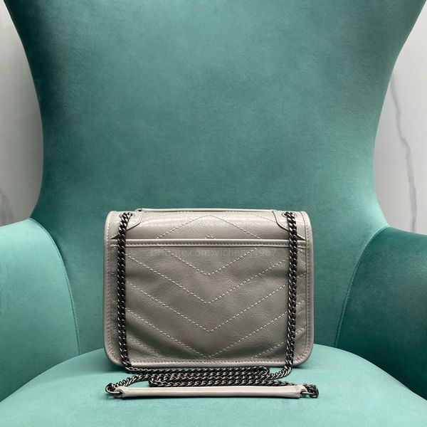 10a pleated cowhide niki bags designers woman messenger handbag light grey courier bag backpacks crossbody luxury small capacity real leathe, Black;red
10a pleated cowhide niki bags designers woman messenger handbag light grey courier bag backpacks crossbody luxury small capacity real leathe, Black;red
