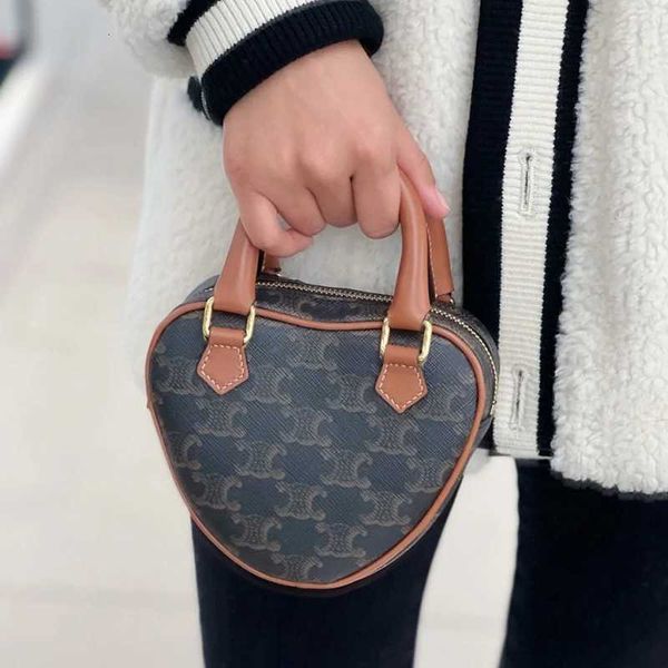 arc de triomphe mini old flower love bag spring and summer 2023 new women's leisure single shoulder crossbody bag fashion hand
arc de triomphe mini old flower love bag spring and summer 2023 new women's leisure single shoulder crossbody bag fashion hand