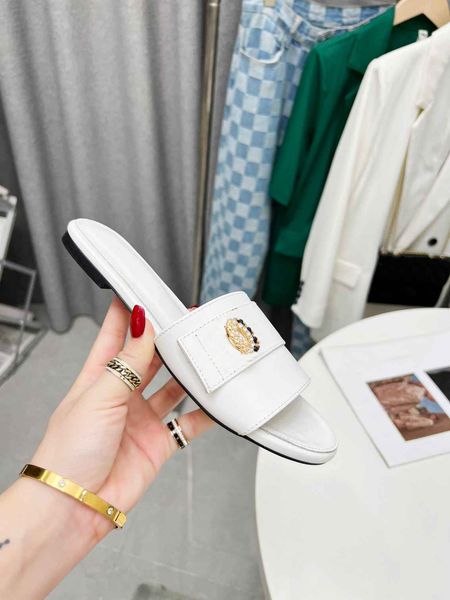 2023 with luxury designer sandals flip-flops women's sliding summer fashion wide smooth sandals slippers flip-flops channel floral desi, Black
2023 with luxury designer sandals flip-flops women's sliding summer fashion wide smooth sandals slippers flip-flops channel floral desi, Black
