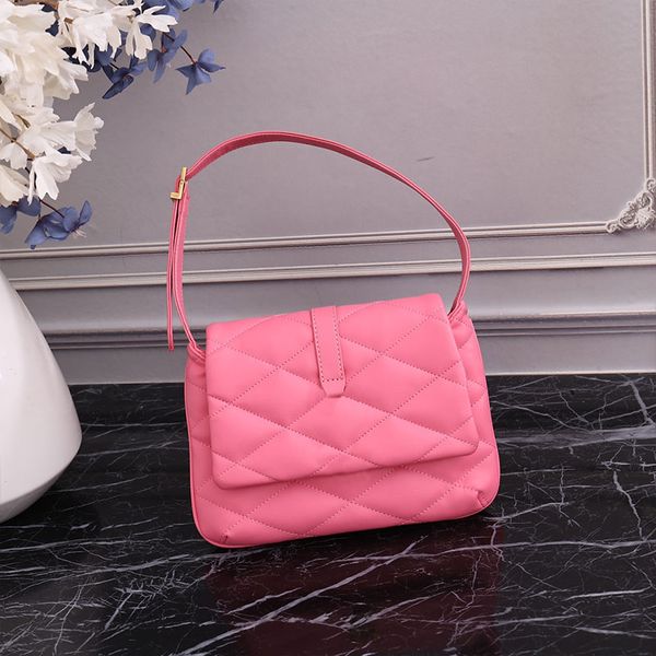 quilted shoulder bags sheepskin leather hobo bags subaxillary purse classic letter clasp flap women handbags adjustable strap diamond patter
quilted shoulder bags sheepskin leather hobo bags subaxillary purse classic letter clasp flap women handbags adjustable strap diamond patter
