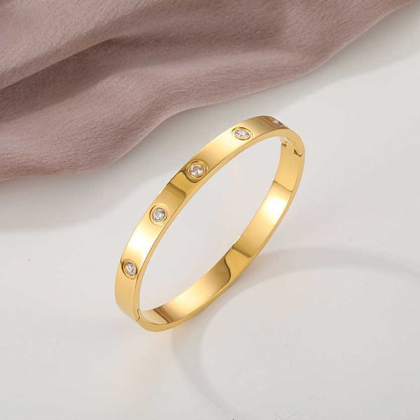 designer bracelet carti bangle titanium steel clasp bracelet fashion classic versatile couple, Black
designer bracelet carti bangle titanium steel clasp bracelet fashion classic versatile couple, Black