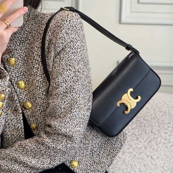triumphal arch underarm bag 2023 new fashion stick small square lock buckle tofu leather one shoulder female
triumphal arch underarm bag 2023 new fashion stick small square lock buckle tofu leather one shoulder female