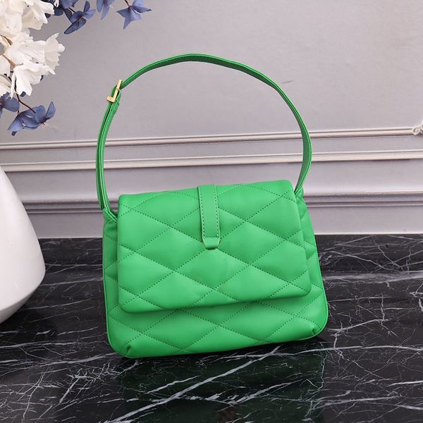 quilted shoulder bags sheepskin leather hobo bags subaxillary classic letter clasp flap women handbags adjustable strap diamond pattern tote
quilted shoulder bags sheepskin leather hobo bags subaxillary classic letter clasp flap women handbags adjustable strap diamond pattern tote