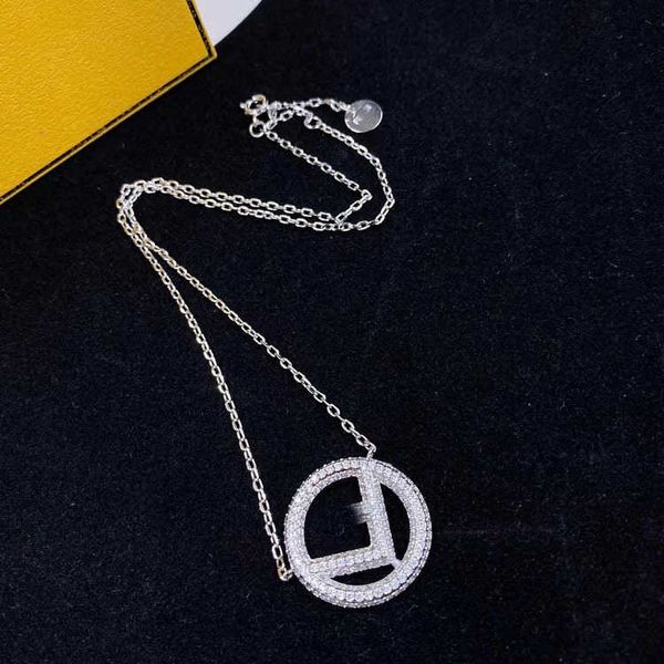 2023 designer new fenjia o-chain brass material f letter rhinestone necklace 2022 new korean style versatile sweater chain, Black
2023 designer new fenjia o-chain brass material f letter rhinestone necklace 2022 new korean style versatile sweater chain, Black