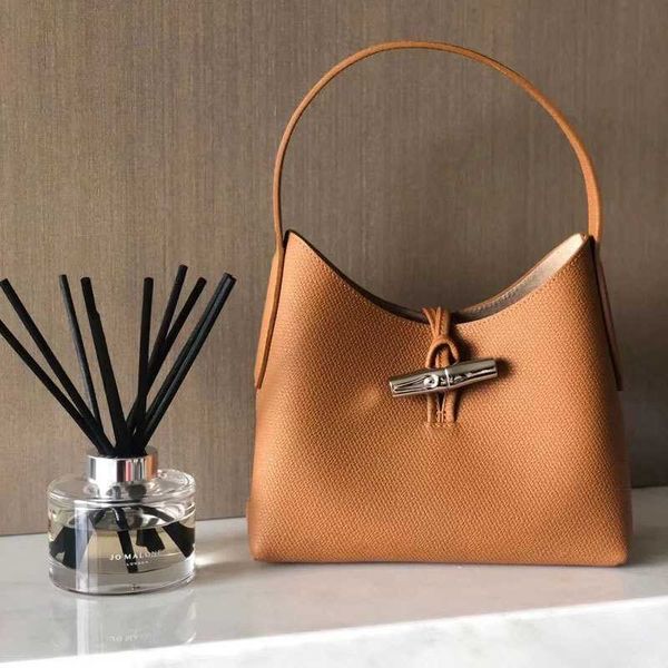 2023 winter new longxiang genuine leather bamboo women's bag high grade one-shoulder portable underarm
2023 winter new longxiang genuine leather bamboo women's bag high grade one-shoulder portable underarm