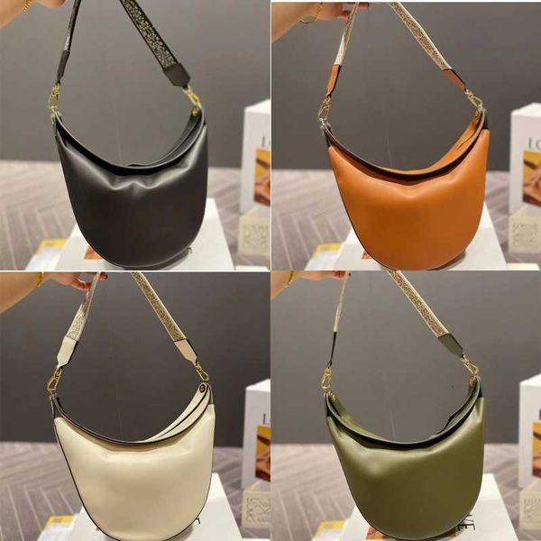 luo family 2023 new independent design armpit crescent women's bag fashion luna single shoulder cross saddle (female)
luo family 2023 new independent design armpit crescent women's bag fashion luna single shoulder cross saddle (female)