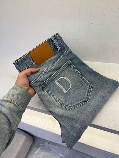 new patterns designer brand jean fashion fine embroidery design highquality comfortable material man's jean, Blue 
new patterns designer brand jean fashion fine embroidery design highquality comfortable material man's jean, Blue