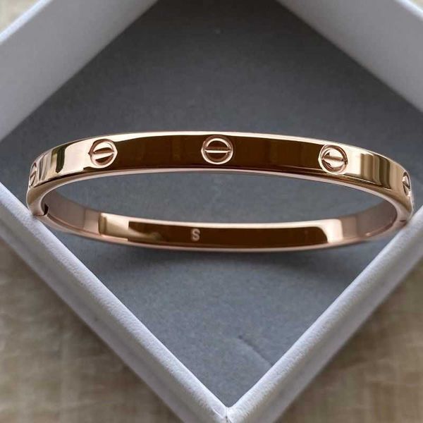 designer bracelet carti bangle 18k rose gold bracelet colorless couple engraved men's and women's simple fashion ins small design, Black
designer bracelet carti bangle 18k rose gold bracelet colorless couple engraved men's and women's simple fashion ins small design, Black