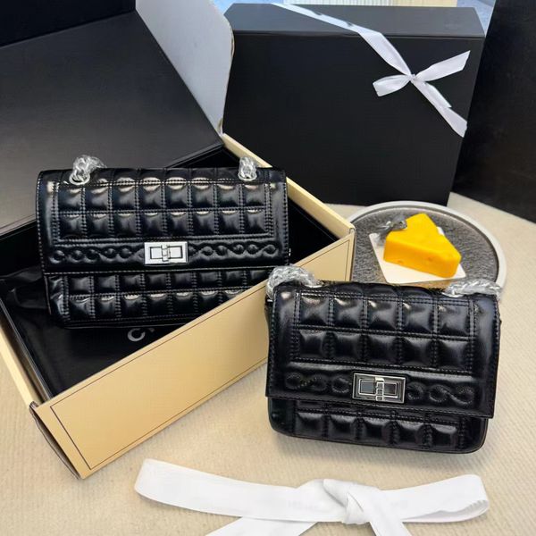 5a cowhide designer bag single shoulder bag handbag crossbody bag 2023 spring/summer new lingge pattern folding gift box packaging
5a cowhide designer bag single shoulder bag handbag crossbody bag 2023 spring/summer new lingge pattern folding gift box packaging