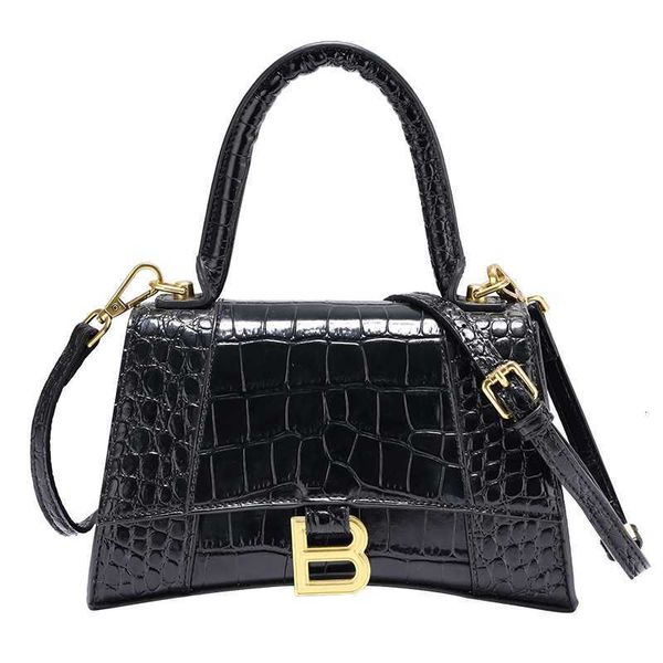 23 years paris home same stone pattern hourglass handheld crossbody women's bag
23 years paris home same stone pattern hourglass handheld crossbody women's bag
