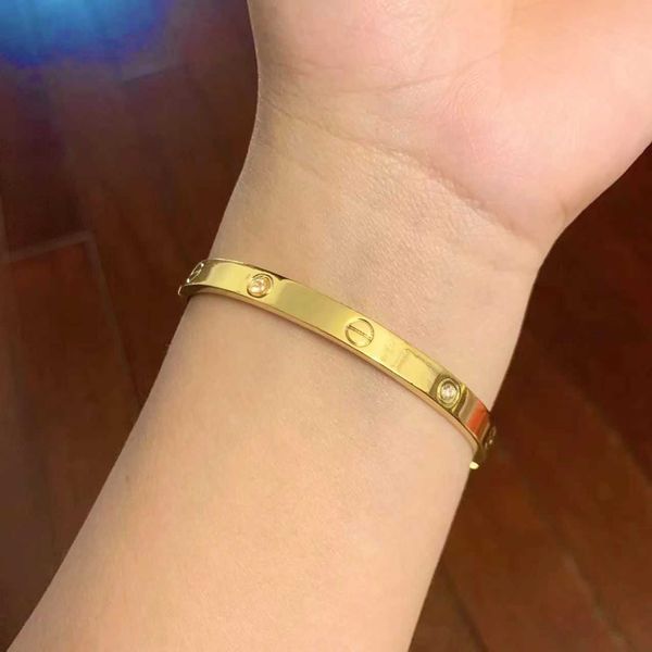 luxurydesigner bracelet love bangle thick gold buckle bracelet diamond fade washable new style, Black
luxurydesigner bracelet love bangle thick gold buckle bracelet diamond fade washable new style, Black