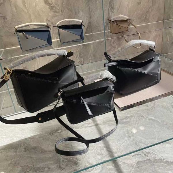 autumn and winter 2023 new style splice geometric bag fashion women's one shoulder crossbody handheld large capacity small group pillow
autumn and winter 2023 new style splice geometric bag fashion women's one shoulder crossbody handheld large capacity small group pillow
