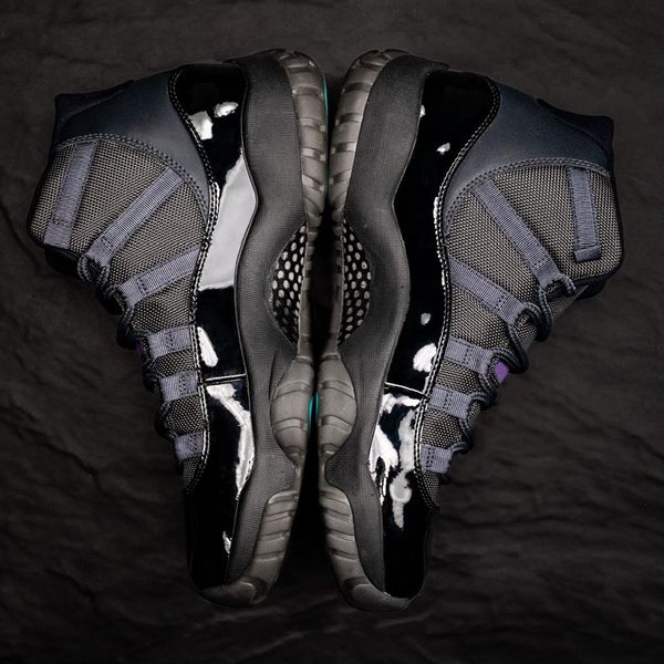 og jumpman 11s retro men basketball shoes cherry 11 cool grey bred instinct 25th anniversary concord mens women cap and gown sport trainers
og jumpman 11s retro men basketball shoes cherry 11 cool grey bred instinct 25th anniversary concord mens women cap and gown sport trainers