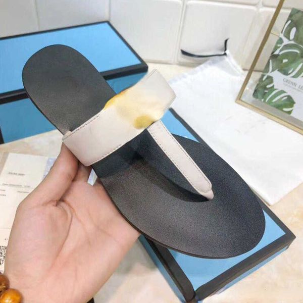 classic delicate and small slippers summer rubber bottom woman shoe beach slides letter flat heel designer shoes sandals metal button lazy l, Black
classic delicate and small slippers summer rubber bottom woman shoe beach slides letter flat heel designer shoes sandals metal button lazy l, Black