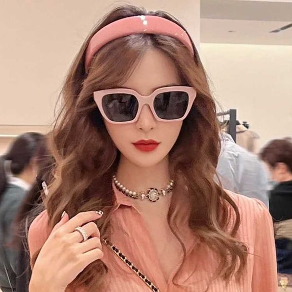 frames 2022 new c family women's high-grade style sunglasses men's square fashion pink glasses, White;black
frames 2022 new c family women's high-grade style sunglasses men's square fashion pink glasses, White;black