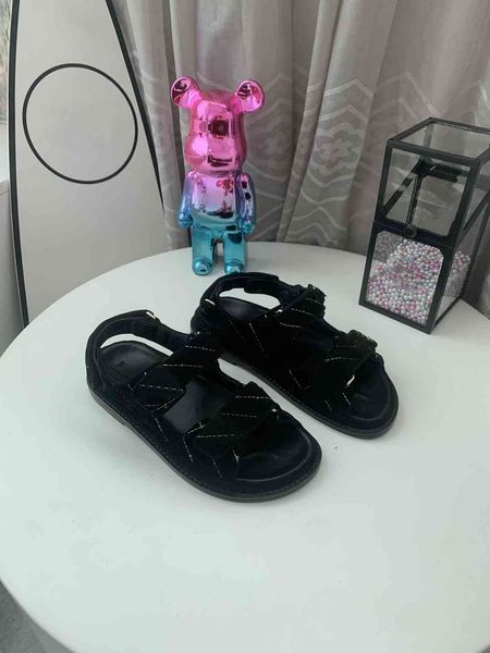2023 women's sandals open toe thick heel summer sandals leather designer classic elegant channel temperament sandals x122, Black
2023 women's sandals open toe thick heel summer sandals leather designer classic elegant channel temperament sandals x122, Black