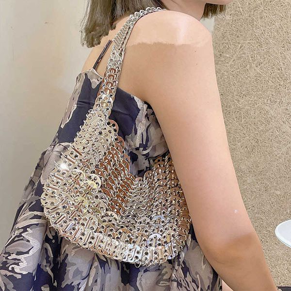 luxury designer handbag metal chain tote bag hollow evening bag clutch women's bag 2022 trend female travel holiday shoulder bag 230328
luxury designer handbag metal chain tote bag hollow evening bag clutch women's bag 2022 trend female travel holiday shoulder bag 230328