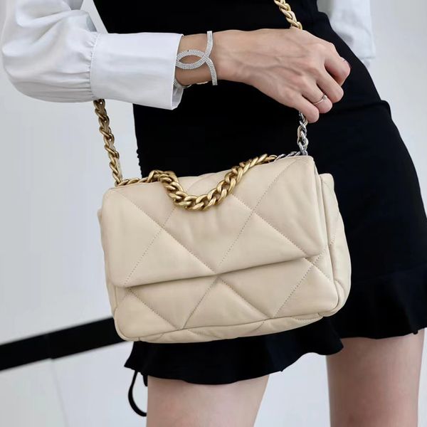 designer shoulder bag luxury crossbody bag handbag genuine leather chain bag 26cm level replication evening bag with box ch012
designer shoulder bag luxury crossbody bag handbag genuine leather chain bag 26cm level replication evening bag with box ch012