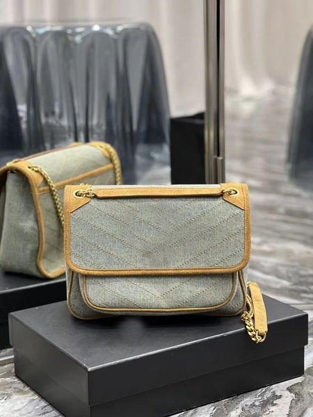 2023 women loulou bag handbag flap gold silver chain shoulder bags luxury designers tote lady clutch messenger evening crossbody purse
2023 women loulou bag handbag flap gold silver chain shoulder bags luxury designers tote lady clutch messenger evening crossbody purse