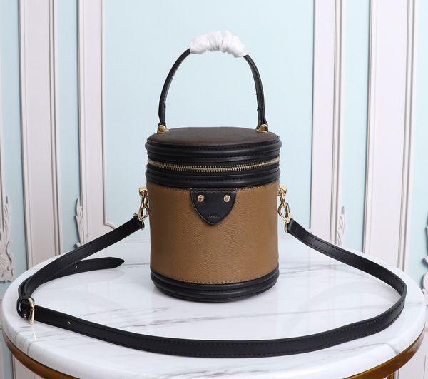 fashion designer totes luxury reverse handbags womens crossbody bags quality leather flower letter make-up bag ladies original cannes should
fashion designer totes luxury reverse handbags womens crossbody bags quality leather flower letter make-up bag ladies original cannes should
