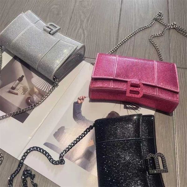 net red same full diamond hourglass chain crossbody bag mobile phone spring/summer 2023 new women's tide
net red same full diamond hourglass chain crossbody bag mobile phone spring/summer 2023 new women's tide