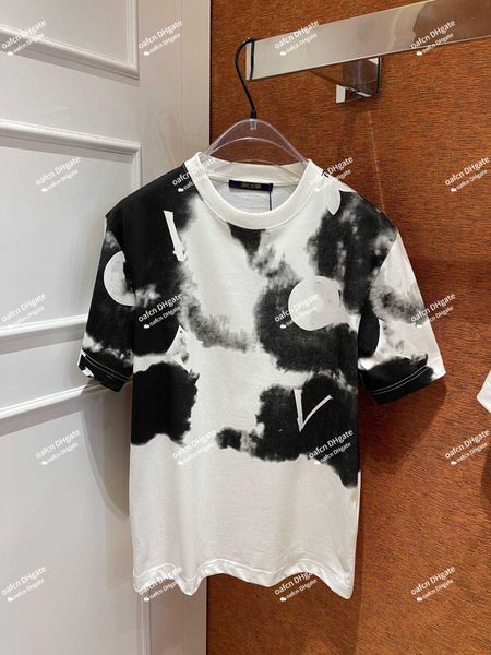 23ss men's designer t-shirt early spring new peace pigeon letter logo direct spray printed short sleeve shirt tight double yarn cotton, White;black
23ss men's designer t-shirt early spring new peace pigeon letter logo direct spray printed short sleeve shirt tight double yarn cotton, White;black