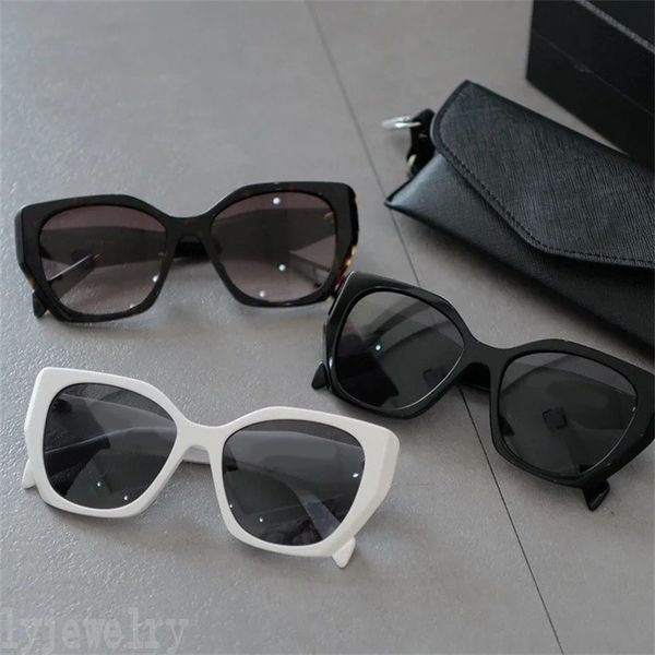 triangle letters fashion glasses square flat frame designer sunglasses sun proof lunette de soleil women metal decoration designers sun glas, White;black
triangle letters fashion glasses square flat frame designer sunglasses sun proof lunette de soleil women metal decoration designers sun glas, White;black