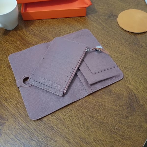 wholesale china leather wallets famous cowhide travel passport wallets cover case holder for women men document bags, Red;black
wholesale china leather wallets famous cowhide travel passport wallets cover case holder for women men document bags, Red;black